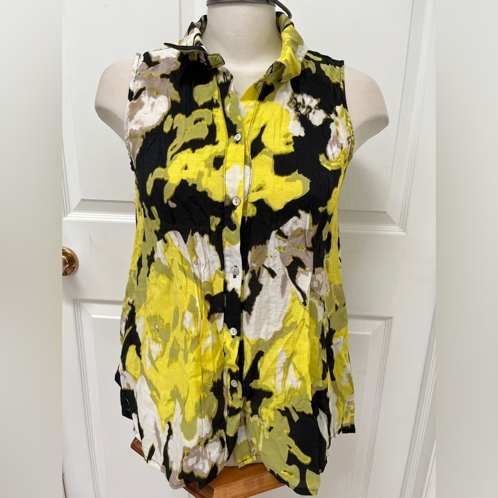 Milano Button Down Patterned Floral Blouse size medium